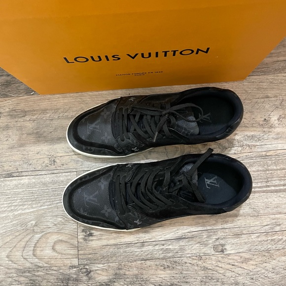 Louis Vuitton size 10.5 (REAL) Receipt with proof - Picture 2 of 4